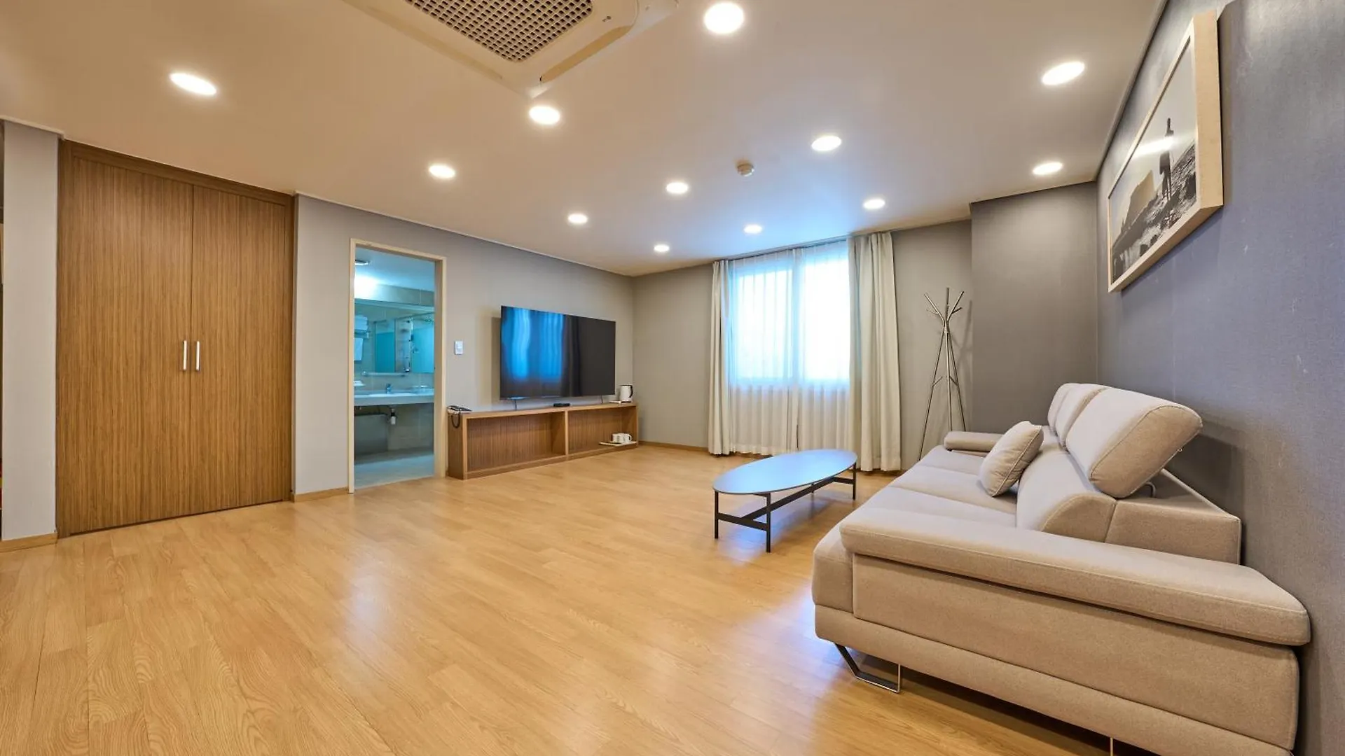 Pampas Hotel Jeju 3*,  South Korea