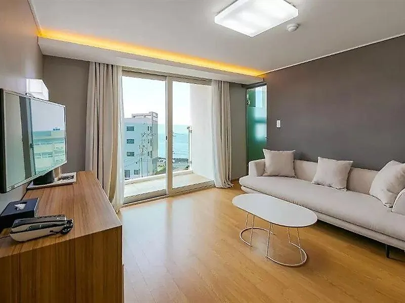 Pampas Hotel Jeju 3*,
