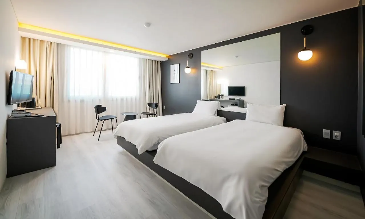 Pampas Hotel Jeju 3*,